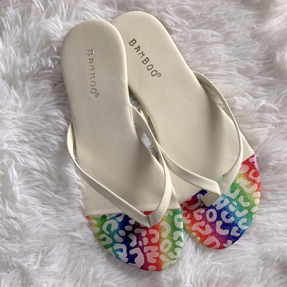 Size 5 1/2 big girls Bamboo brand white multi colored flip flops new